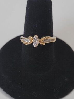 Diamond Ring Marquise Shape with 8 Diamonds 10k Yellow Gold